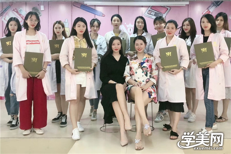 佛山化妆学校,佛山纹绣培训学校,广州化妆培训学校 佛山化妆学校,佛山纹绣培训学校,广州化妆培训学校