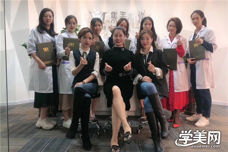 佛山化妆学校,佛山纹绣培训学校,广州化妆培训学校 佛山化妆学校,佛山纹绣培训学校,广州化妆培训学校