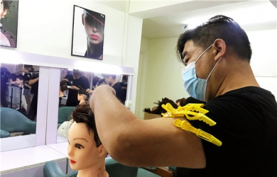 西安圣得兰美容美发化妆培训学校精剪加强训练营