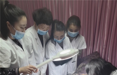 美牙培训班
