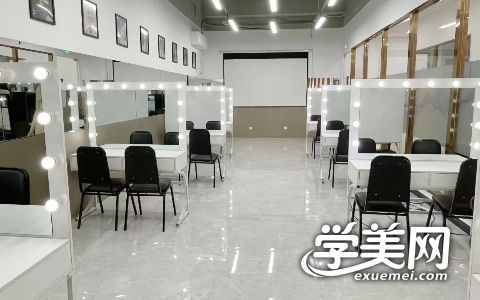 20240614543534.jpg 彩妆.jpg
